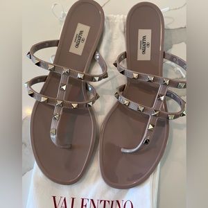 VALENTINO ROCKSTUD SANDALS- read description
